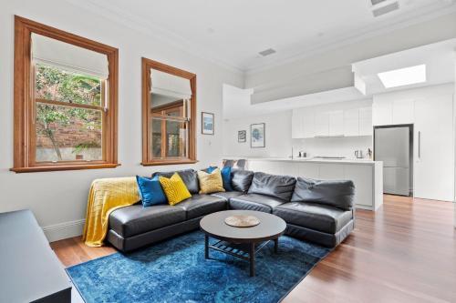Charming Annandale Retreat - Tap to explore photos