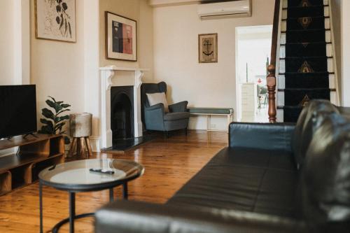Ivy Haven with City View Loft - Tap to explore photos