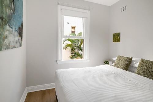 Renovated Harbourfront Home With Harbour Views