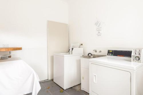 Huge Designer Studio Next to Lovely Park Room Type - Apartment