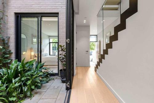 Elegant Glebe Home with Terrace Near Fish Market - Tap to explore photos