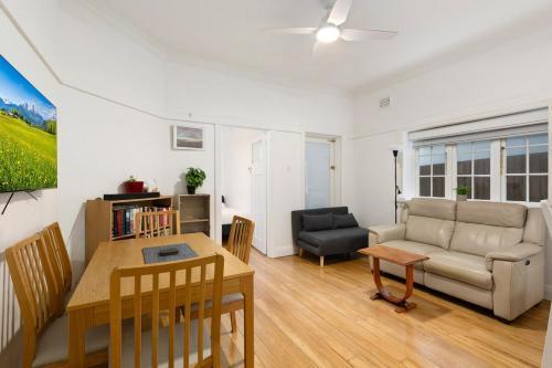 Simply Bondi 2 bedrooms - Tap to explore photos