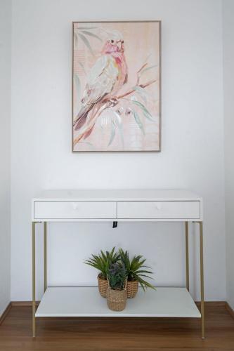 Rozelle Retreat by the Bay Run - Tap to explore photos