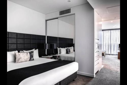Comfortable&Convenient Rental Apartment in Chatswood - Tap to explore photos
