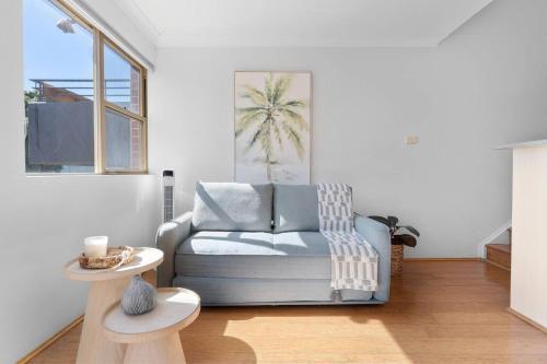 Manly Flow - Cosy Beachside Stay near Dining & Ferry - Tap to explore photos