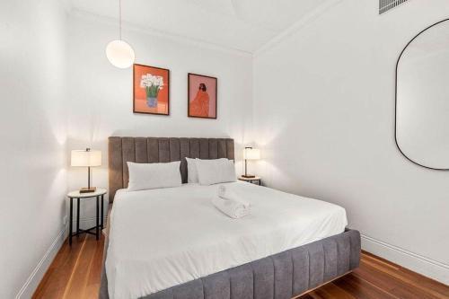 Pristine Dawes Point Apartment Near Circular Quay - Tap to explore photos