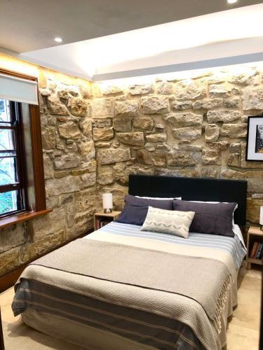Stone 1Bedroom Cottage - Tap to explore photos