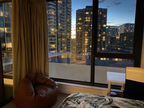 Darling Harbour 2b apt Car space upon request ICC CBD family friendly with view - Tap to explore photos