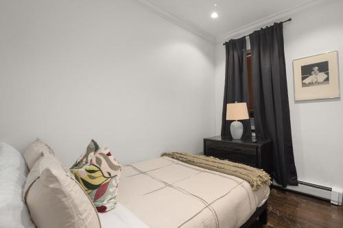 Midtown West 2BR near Javits & Penn Station - Tap to explore photos