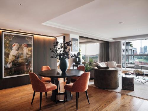 The Panorama, Potts Point I90 - Tap to explore photos