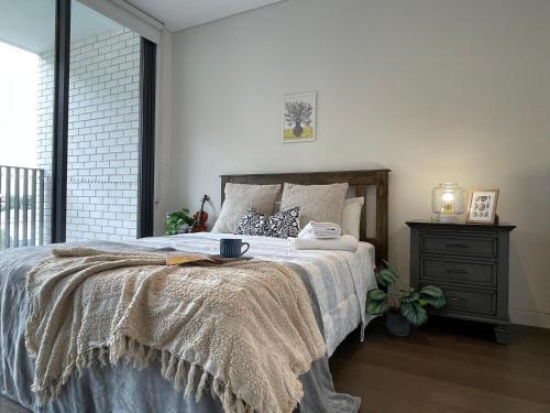 Nearby stadium & New 4b2b Apt & Free parking - Tap to explore photos