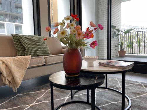 Nearby stadium & New 4b2b Apt & Free parking - Tap to explore photos