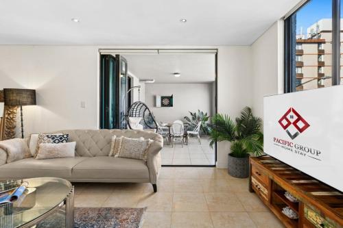 Bright & Spacious 2 BDR w Pool Parking Balcony AC - Tap to explore photos