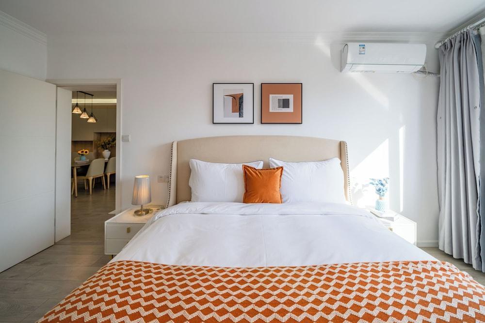 Tyms Jinhongqiao High-End 3BR 2BA