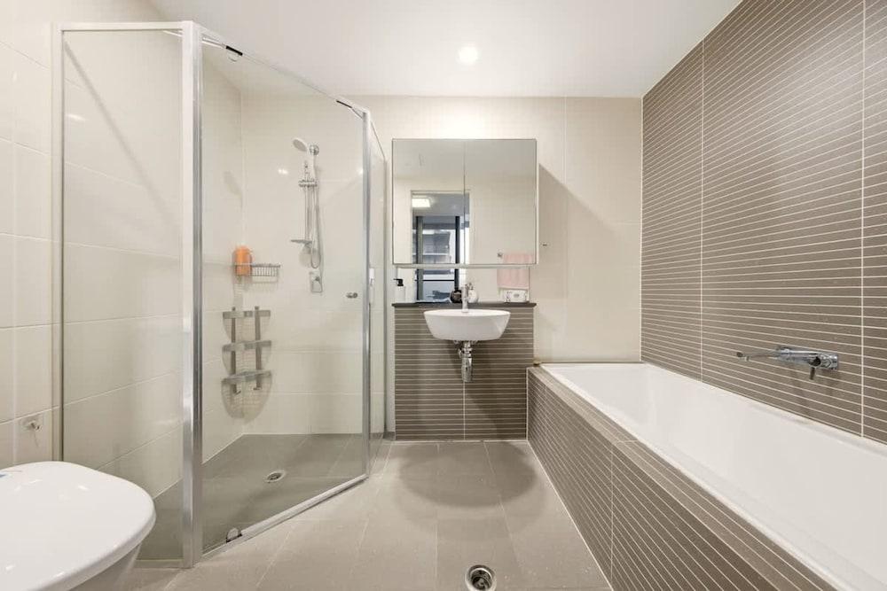 Metawise BnB Bright Open 2BR Arncliffe Sleeps 6 - Tap to explore photos