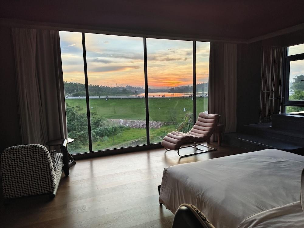 GuanLu Art hotel Room Type - Superior Suite, Lake View