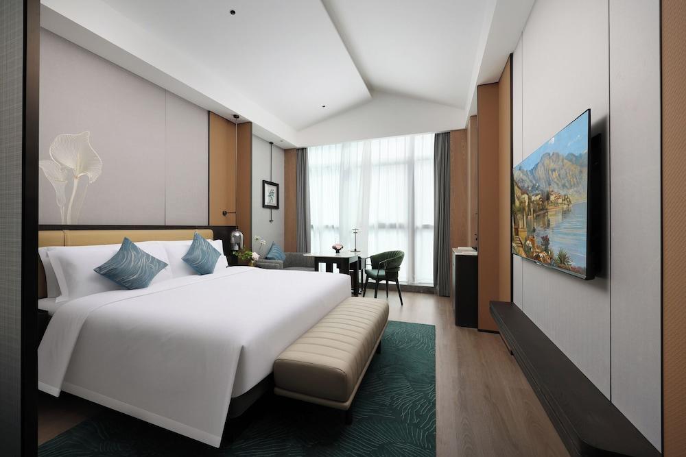 Buddy Feely Hotel Room Type - Luxury Double Room, City View
