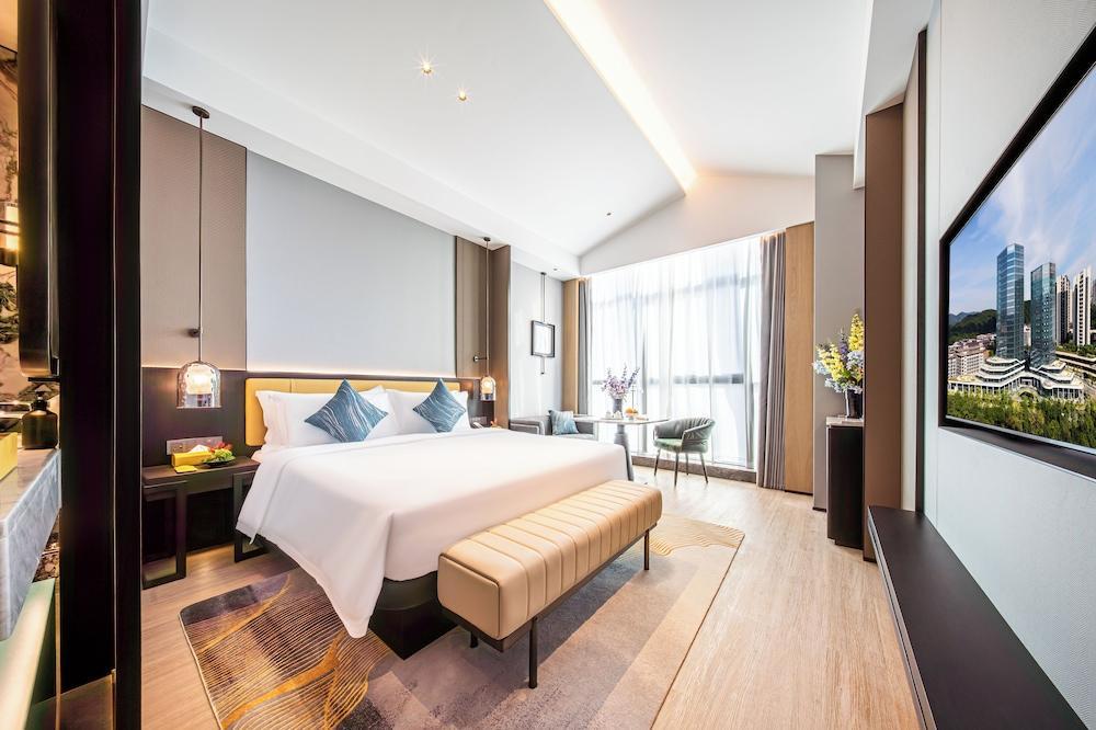 Buddy Feely Hotel Room Type - Deluxe Double Room, City View
