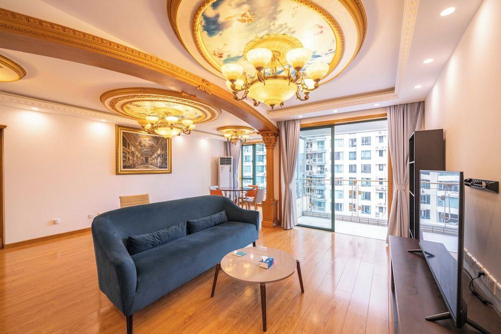 Tyms Xujiahui Premium 2BR APT Metro Room Type - Superior Apartment, 2 Bedrooms, Kitchen, City View Tyms Xujiahui Premium 2BR APT Metro Room Type - Superior Apartment, 2 Bedrooms, Kitchen, City View