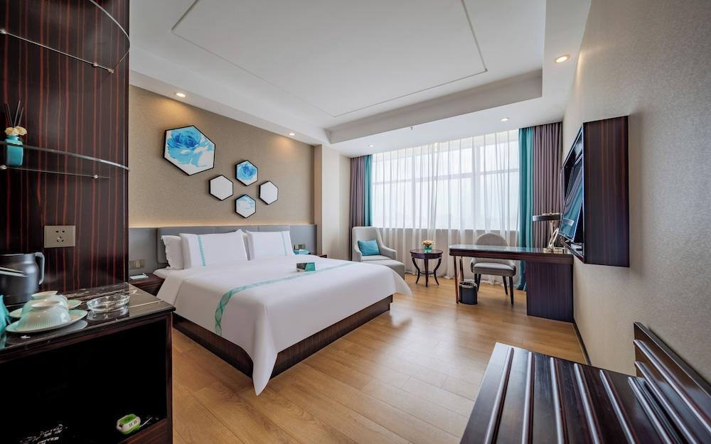 XANA Lite Hotel Guangzhou Baiyun Room Type - Luxury Double Room, City View