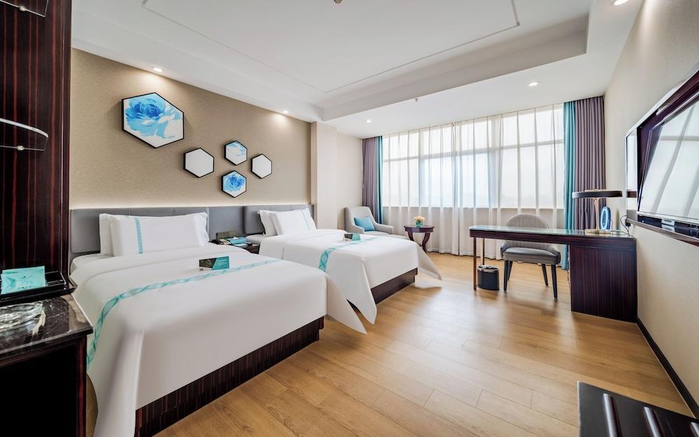 XANA Lite Hotel Guangzhou Baiyun Room Type - Luxury Twin Room, City View