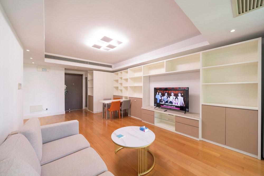 Tyms Stylish 1BR 1BA Apt Xujiahui Center Room Type - Superior Apartment, 1 Bedroom, Kitchen, City View