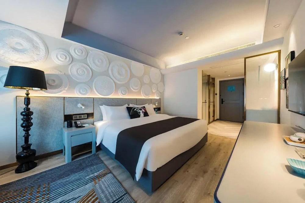 Shanghai Lujiazui BaBaiBan LANOU Hotel Room Type - Family Double Room