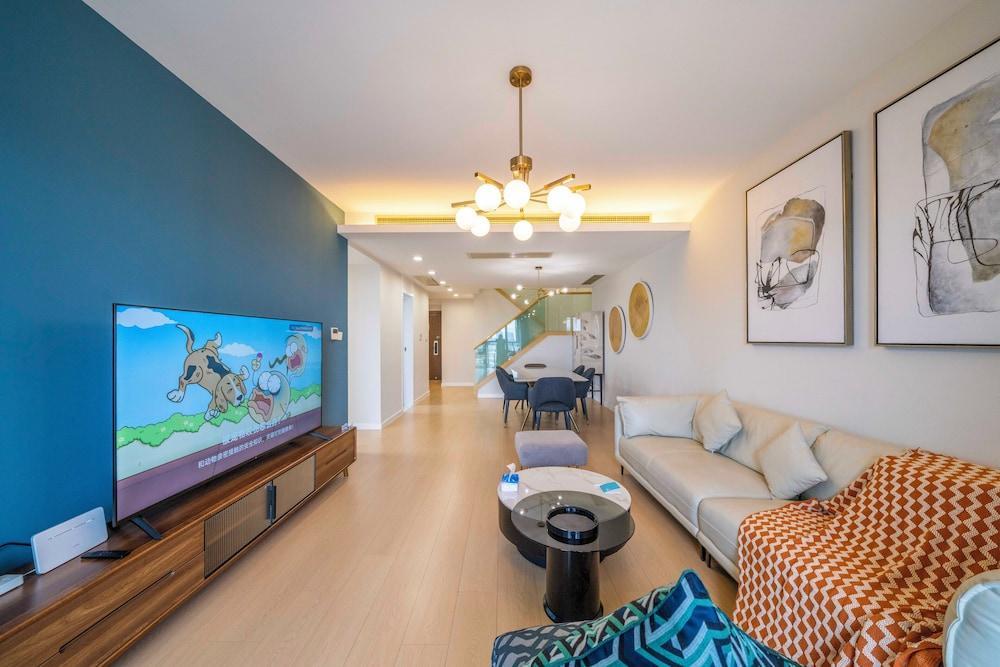 Tyms 3BR Duplex APT Xujiahui Shanghai - Tap to explore photos