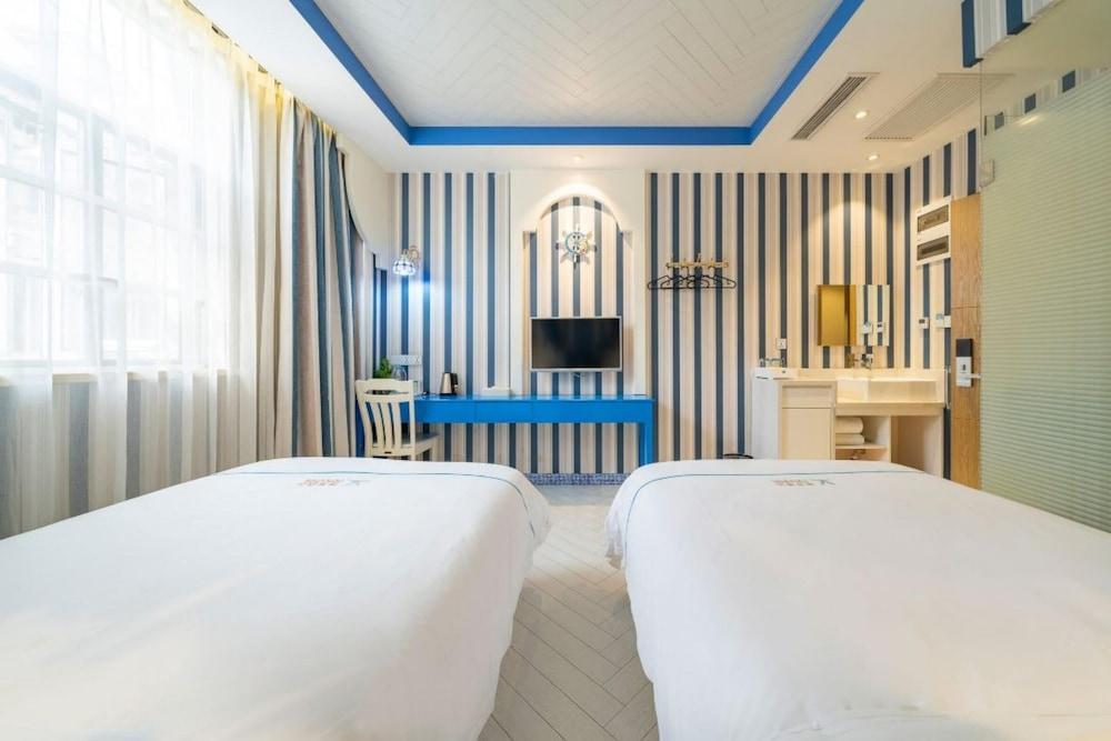 JinglaiHotelShanghai People's Square Room Type - Superior Twin Room