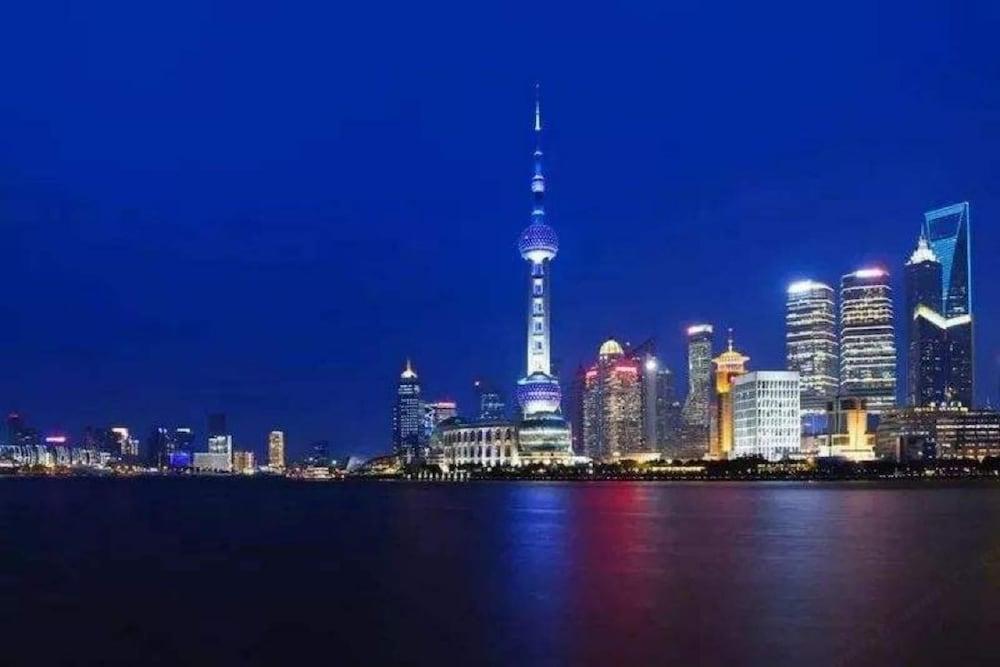 JinglaiHotelShanghai People's Square - Tap to explore photos