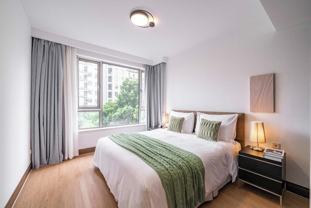 Tyms Premium 1BR 1BA Apt Yongxin Century - Tap to explore photos