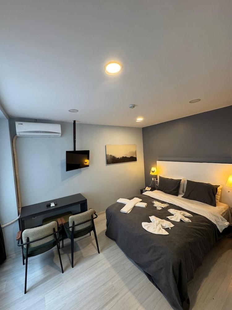 escape hotel Room Type - Comfort Apartment, City View