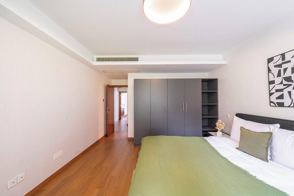Tyms Luxury 3BR 2BA APT  Bella Vita - Tap to explore photos