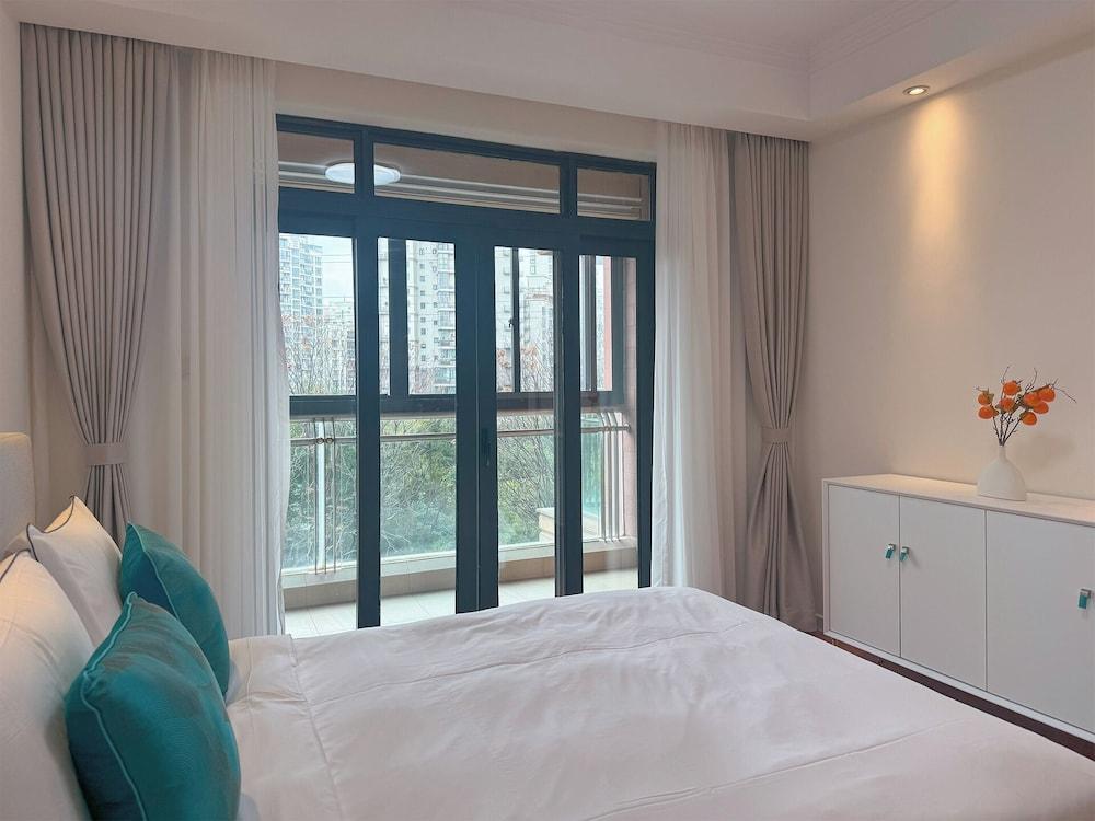 Tyms 3BR 2BA Apt  Gubei Fully Furnished