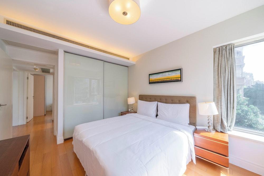 Tyms Cozy 2BR 1BA Apt Xuhui Metro - Tap to explore photos