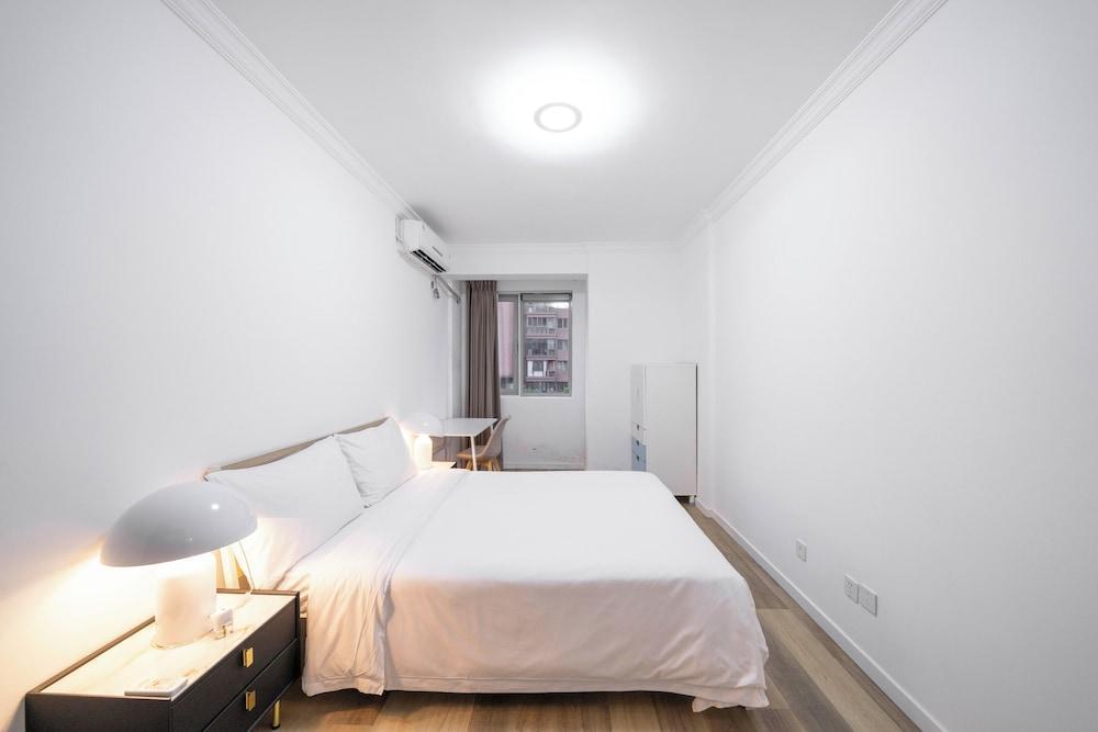 Tyms Elegant 4BR 2BA APT Changning - Tap to explore photos