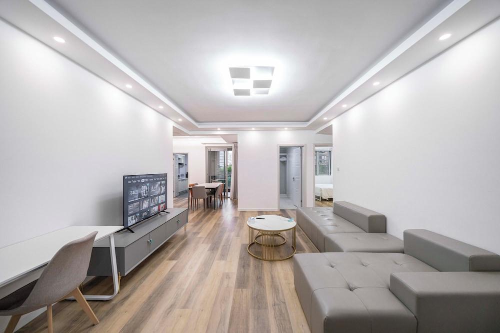 Tyms Elegant 4BR 2BA APT Changning - Tap to explore photos