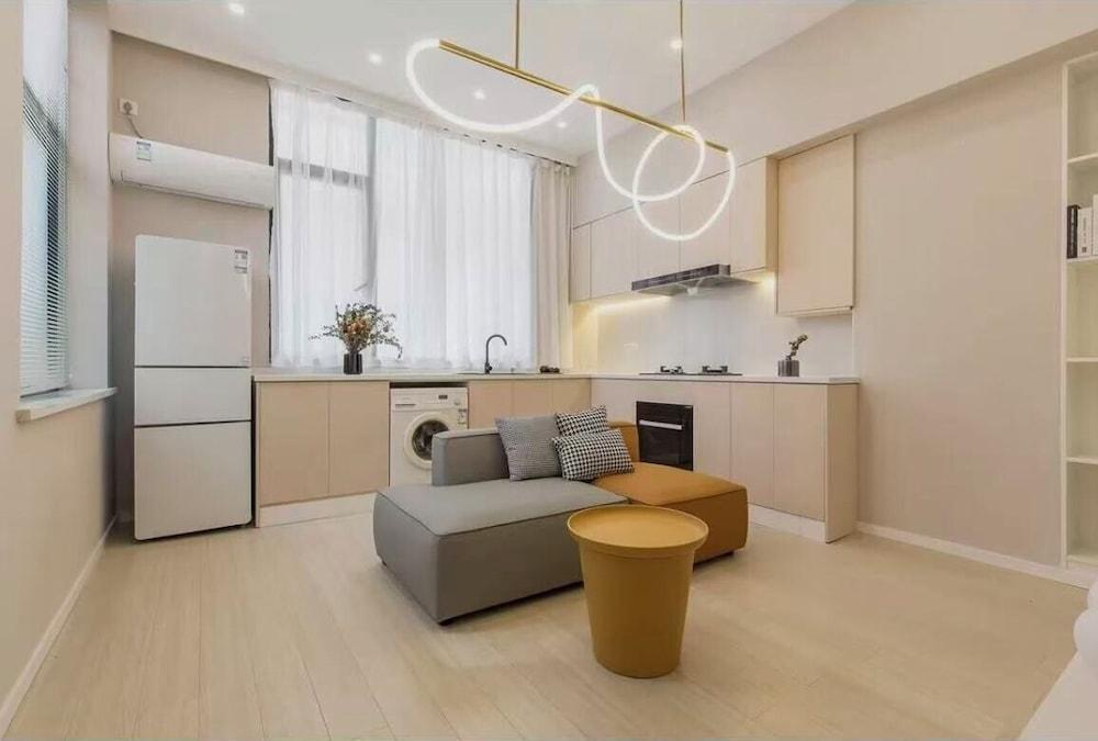 Book and Bed-Jingan Temple Room Type - Senior Apartment