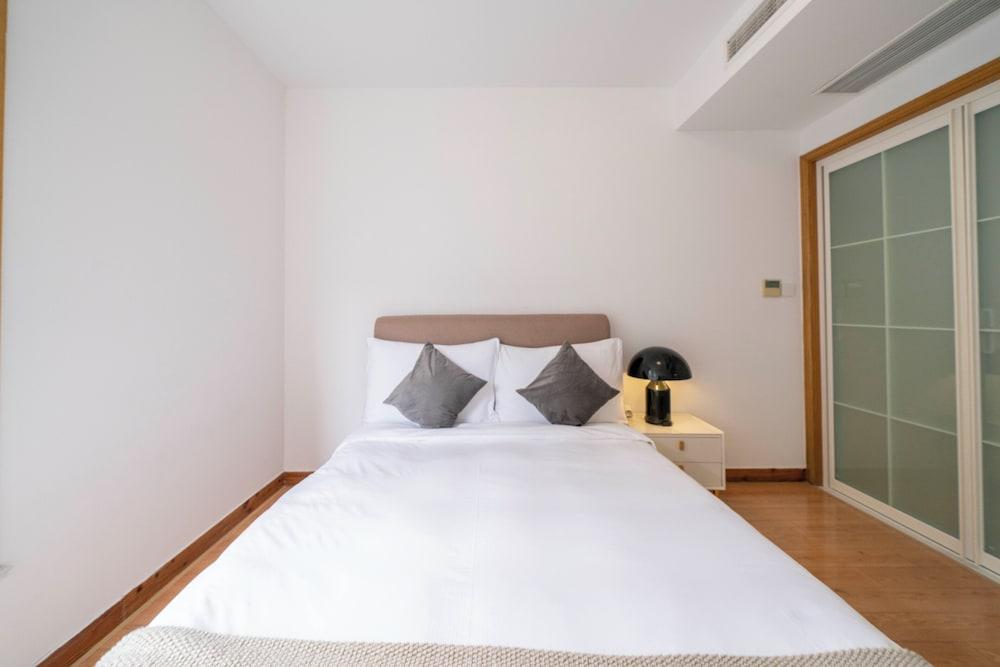 Tyms Gubei Elegant 3BR 2BA APT - Tap to explore photos