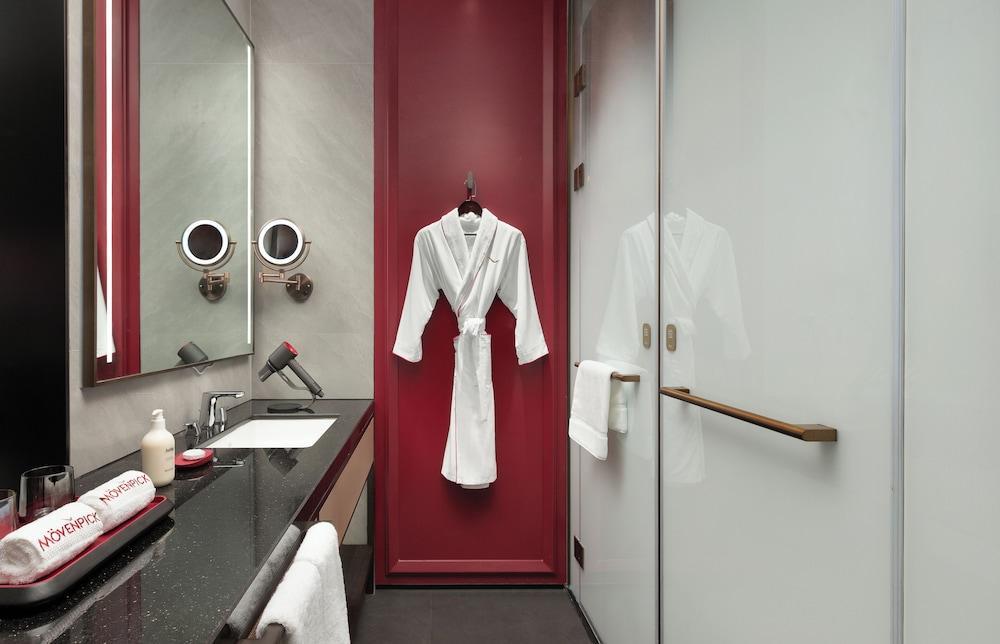 Mövenpick By Accor Shanghai People'S Square - Tap to explore photos