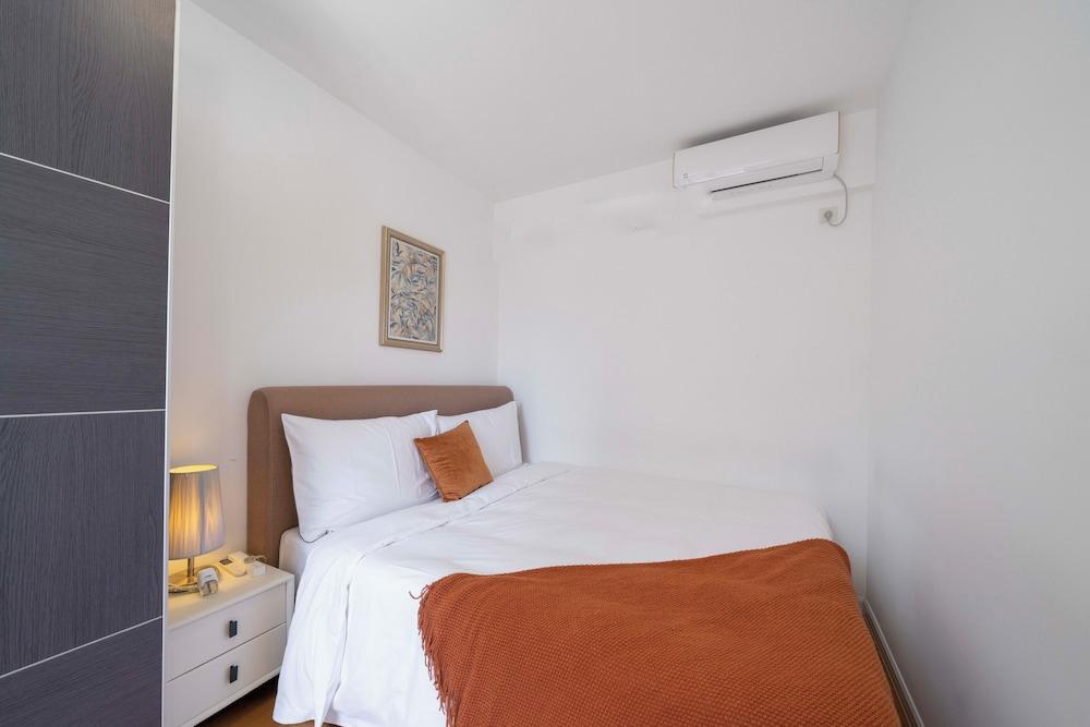Tyms 1BR 1BA Apt Yongxin Century - Tap to explore photos