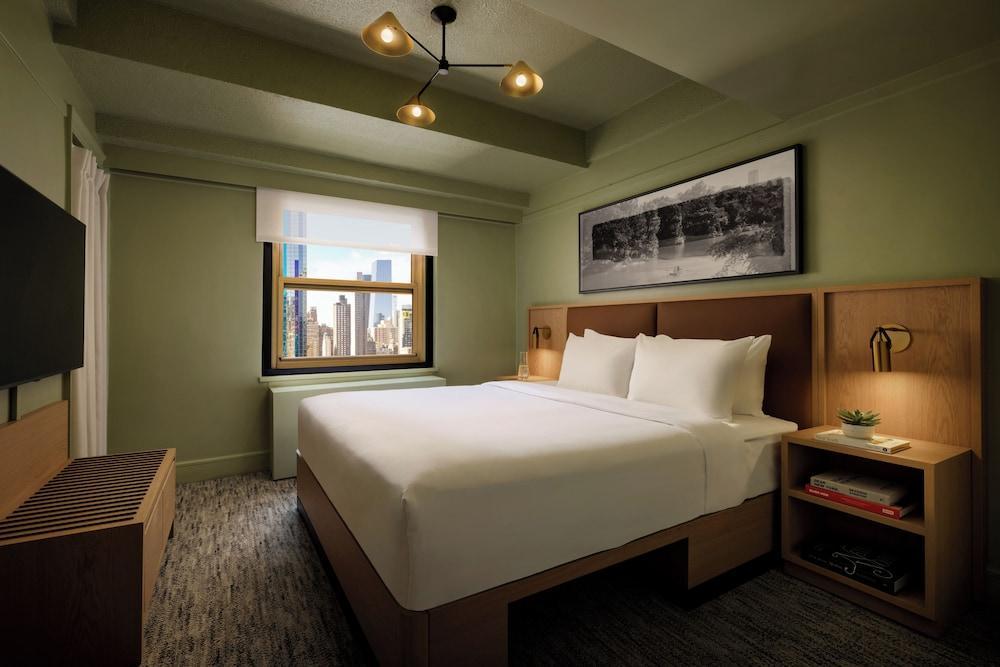 ROW NYC Room Type - Premium Room, 1 King Bed, City View
