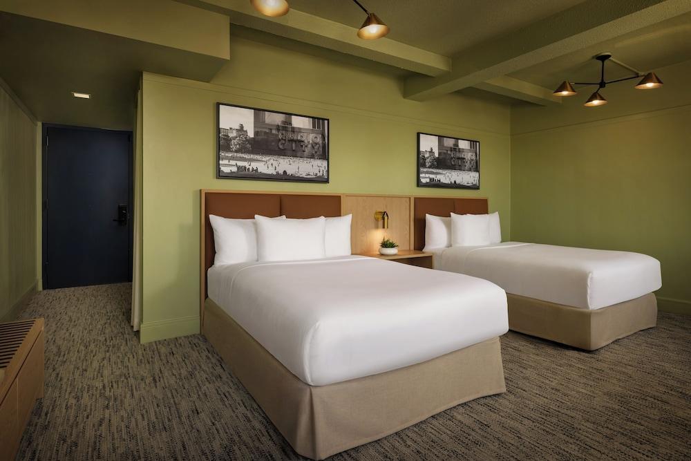 ROW NYC Room Type - Superior Room, 2 Double Beds, Bathtub Grab Bars (ADA)