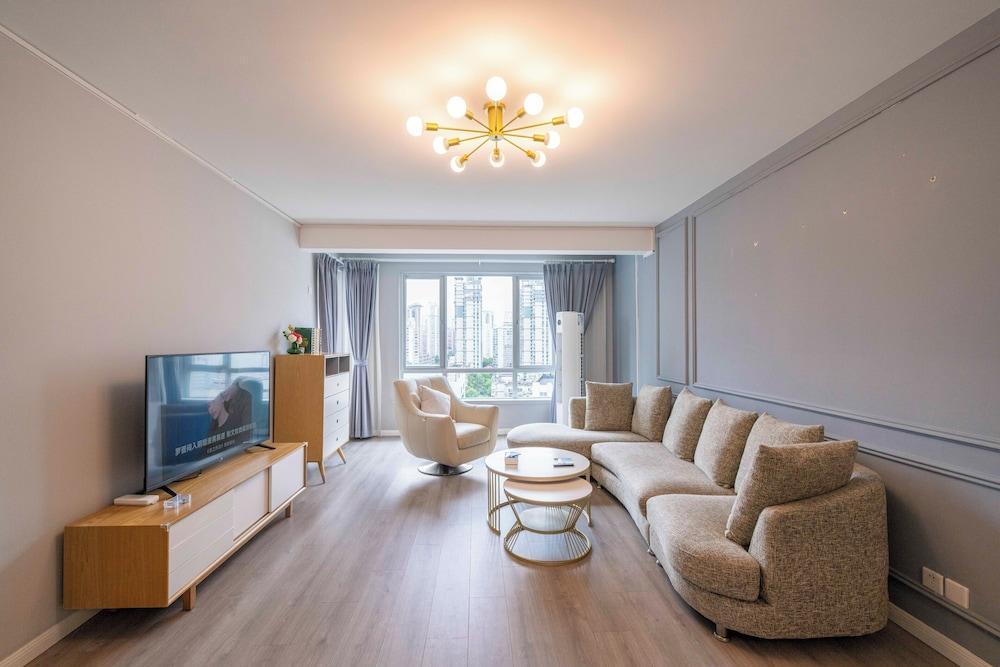 Tyms Xujiahui Prime 2BR APTGarden - Tap to explore photos