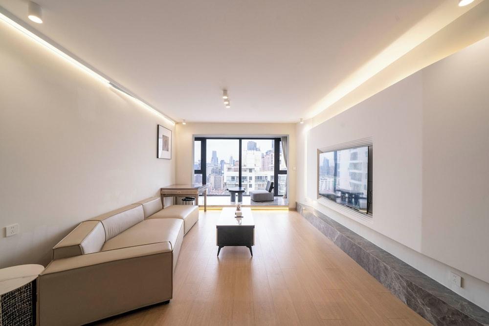 Book and Bed-People's Square Room Type - Elite Apartment