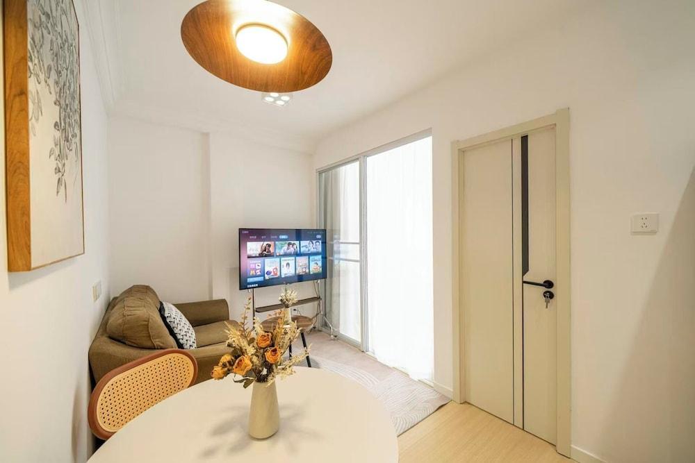 Book and Bed-People's Square Room Type - Basic Apartment (The elevator reaches 6th floor, go up 1 floor by stairs to reach 7th floor) Book and Bed-People's Square Room Type - Basic Apartment (The elevator reaches 6th floor, go up 1 floor by stairs to reach 7th floor)