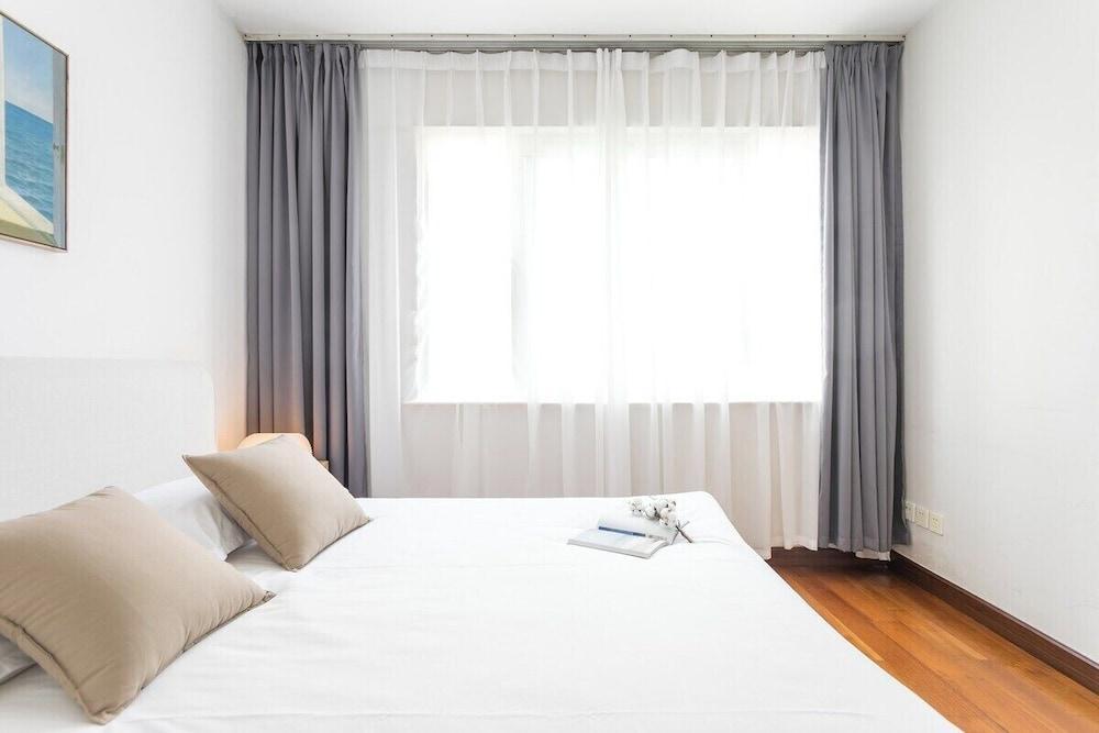 Book and Bed-People's Square