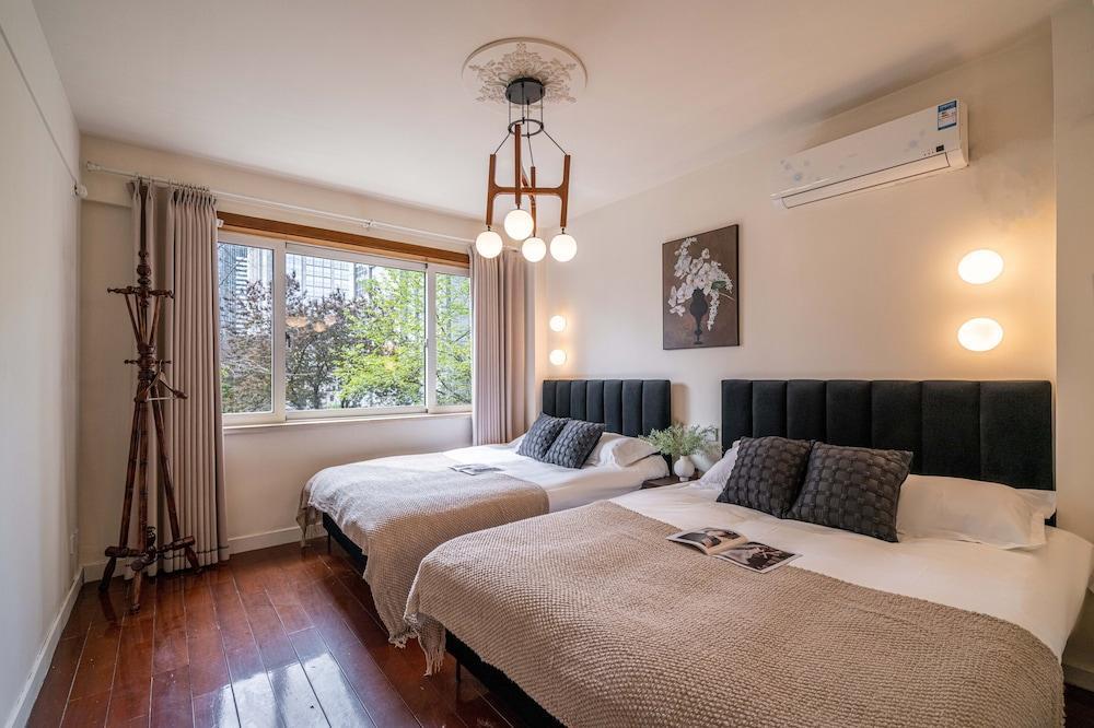 Book and Bed-People's Square Room Type - [Gatherings are prohibited] Senior Apartment, 3 Bedrooms, Bathtub