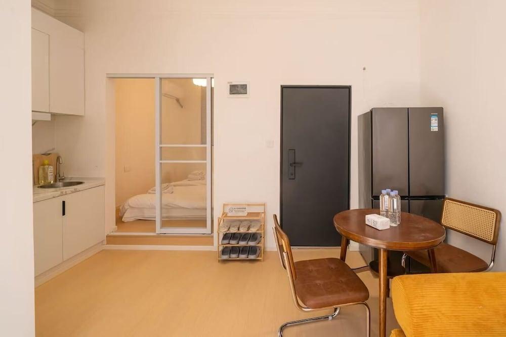 Book and Bed-People's Square Room Type - Economy Apartment ( No elevator, room access is via stairs to the third floor) Book and Bed-People's Square Room Type - Economy Apartment ( No elevator, room access is via stairs to the third floor)