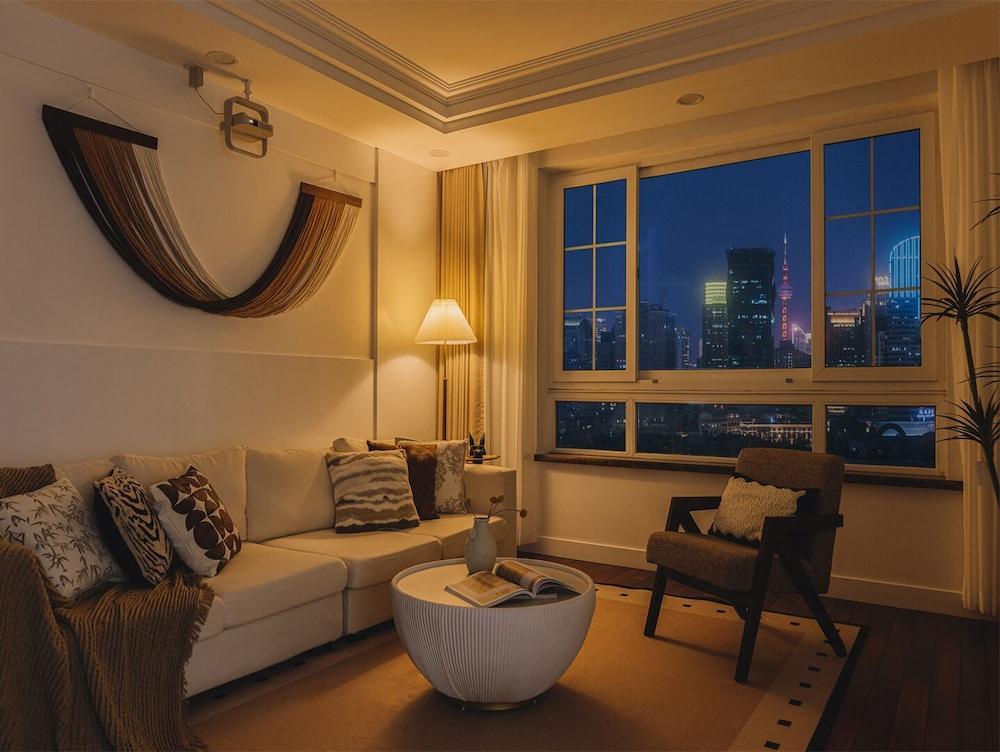 Book and Bed-People's Square Room Type - [Gatherings are prohibited] Senior Apartment, 4 Bedrooms, Bathtub, City View